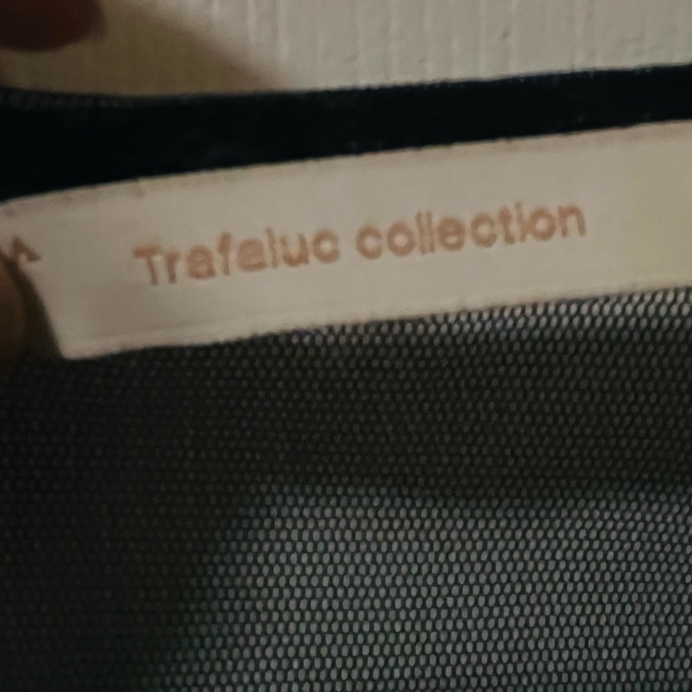 This a beautiful dress I only wore it once is in a very good condition